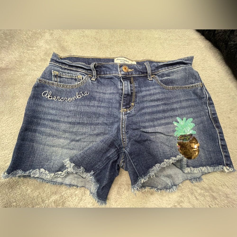 Abercrombie Kids girls midi shorts. Size 15/16